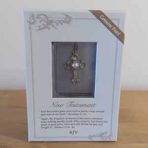 New Testament,  Boxed Black KJV,  Genuine Pearl Gold Cross